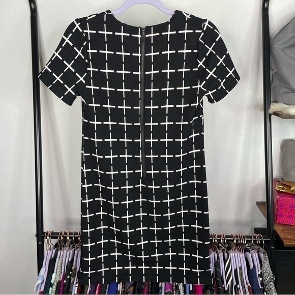 Romeo & Juliet Couture Black and White Cross Dress - Picture 6 of 6